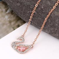 ราคา 18kgp Rose Gold สแตนเลส หิน Swaroskvi สีชมพู โซ่สั้น (18389074110)