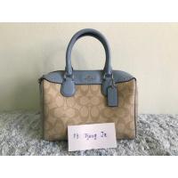 ราคา กระเป๋า Coach หมอน 9 นิ้ว สีฟ้า แท้ 100% (2907734784)