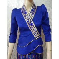 ราคา เสื้อไหมลาว ส่งตรงจากเวียงจันทน์ สวยเรียบหรูดูไฮ #งานสวยงานเนี๊ยบ งานเป๊ะใส่แล้วปัง พร้อมส่ง รอบอก 32 (2309404837)
