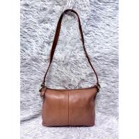 ราคา กระเป๋าหนังแท้100%สีน้ำตาลทรงคล้องไหล่แบรนด์Stone Mountain(รหัส ดอกไม้285) (27181083045)