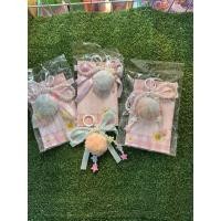 ราคา พวงกุญแจปอมๆพร้อมแผ่นใส ห้อยกระเป๋า/ห้อยมือถือได้ (56258136772)