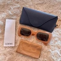 ราคา แว่นกันแดด used Loewe sunglasses สีส้มพีช เลนส์สีเขียว สภาพใหม่มาก (27106458236)
