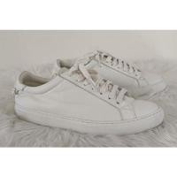 ราคา ✌️แท้ไซส์ 38 Givenchy triple white sneakers รองเท้าแบรนด์เนมแท้มือสอง ผ้าใบจีวองชี่ (22309042741)