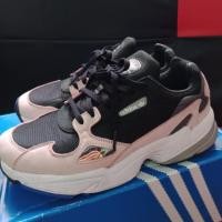 ราคา รองเท้ามือสอง Falcon W adidas แท้100% ไซส์ 42 (2641886598)