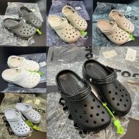 ราคา Crocs Unisex Classic Clog Sandals/Crocs Waterproof รองเท้าแตะ unisex (46612943515)