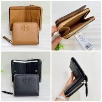 ราคา [ของแท้]พร้อมส่ง Tory Burch Thea Bi-fold Pebble Leather Wallet กปต หญิง แบบสั้น ซิปรอบ (51060846557)