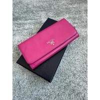 ราคา PRADA pink saffiano leather long wallet แบรนด์เนมมือสองของแท้ (47856316414)