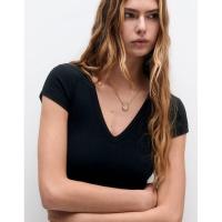 ราคา ส่งต่อ Pull & Bear Cropped V-neck T-shirt Size Xs ผ้ายืด (28732065304)
