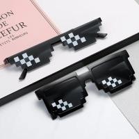 ราคา 8 บิต Thug Life แว่นตากันแดด Shades Pixelated สุภาพสตรีแว่นตากันแดดแว่นตาโมเสคแว่นตากันแดดสําหรับผู้ชายผู้หญิง Unisex ของขวัญของเล่นแว่นตา (48011804582)