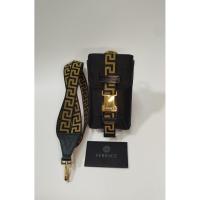 ราคา •KiDSFULLY• Versace แท้ กระเป๋าใส่มือถือ กระเป๋าคล้องคอ ราคาออกช้อป 17,150.- (40764237914)