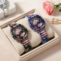 ราคา เซ็ตนาฬิกาข้อมือผู้หญิงหน้าปัดสี่เหลี่ยม 2 ชิ้น พร้อมสร้อยข้อมือยางยืดลายดอกไม้ (26595273895)