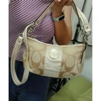 ราคา Coach พอช+shoulder bagF17439 มือ2แท้ สายยาวถอดได้ กระเป๋ามีร่องรอยการใช้size 10*6*2 " ภายนอกมีมอมบ้างภายในสวยสะอาด (44708570658)