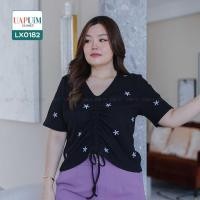 ราคา (LX0182)เสื้อแขนสั้นสาวอวบเสื้อยืดคอวี แขนสั้น ปักลายดอกไม้ด้านหน้า ไม่มีซับด้านใน (24388294155)