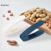 ราคา <beartwo-t>ถั่วลิสงCraersมัลติฟังก์ชั่NUT Peelingเครื่องมือถั่วลิสงPeelersคลิปปากGadamเปลือกเปิดเครื่องมือPeeler Nice (44564739356)
