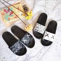 ราคา ~ ~ รองเท้าแตะเด็กดีไซน์ Kaws (50004605623)