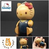 ราคา โมเดลรถเก่า ของเล่นเก่า ของสะสมโบราณ มือสอง: VINTAGE SANRIO HELLO KITTY วัสดุเป็นไม้ (40207004036)