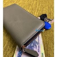 ราคา Kalanos KBNU450-Xam กระเป๋าสตางค์ใบยาวหนังวัวสีเทาหรูหรา กระเป๋าสตางค์ใบยาวหนังวัวแท้ราคาถูกและสวยงามสําหรับผู้ชายและผู้หญิงมีซิป (53460622373)