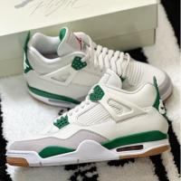 ราคา ♞Nike SB x Jordan Air Jordan 4 Pine Green รองเท้าผ้าใบ TRD (41803996530)