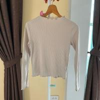 ราคา ☑️เสื้อ uniqlo ผ้าร่อง สภาพดี (44002985163)