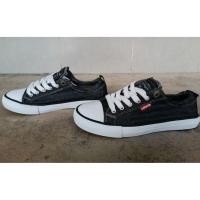 ราคา รองเท้ามือสอง Levi's แท้ สภาพ 98% Sz36/23 cms (54654268008)