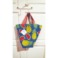 ราคา กระเป๋าถือ คล้องแขน ผ้าแคนวาส ทรงถัง ลายผลไม้ แตงโม สัปะรถ สายหนังแท้ vintage มาก ๆ ค่ะ งาน Diy เนื้อผ้าดี สวยสะดุดตา (779862666)