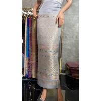ราคา ผ้าไทยล้านนา เป็นผ้าตัดชุด ทอลาย จกไหม ยกดอก สีเงิน (23602573388)