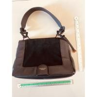 ราคา กระเป๋าสะพายสีดำ RADLEYมือสอง (55412306730)