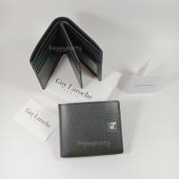ราคา Guy Laroche กระเป๋าสตางค์ผู้ชายพับสั้น มีลิ้นกลาง สีดำ หนังลาย หนังแท้ แบรนด์ของแท้100% (24622966107)