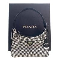 ราคา กระเป๋าโฮโบซับในผ้าซาติน สีดำประดับคริสตัล รุ่น Re-Edition 2000 Crystals Bag แบรนด์ Prada (14478771615)