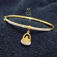 ราคา กำไลข้อมือห้อยกระเป๋าตุ้งติ้ง เพชร Round Brilliant 64/0.27 ct. (26951599607)