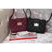 ราคา ASOS กระเป๋าหนังนิ่ม (34198384)