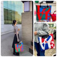 ราคา พร้อมส่ง * Longchamp x Robert Indiana กระเป๋า Cabas Tote M (17999505260)