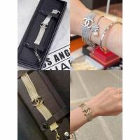 ราคา ของแท้ 【CHANEL】 สร้อยข้อมือโลโก้ CC สีเงินทอง 24B (56460222711)