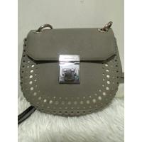 ราคา กระเป๋า MK ครอสบอดี้สีเทา (27150981396)