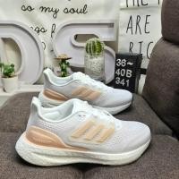 ราคา Adidas Ultra Boost 2022 รองเท้าผ้าใบผู้หญิง Mint White Volt Blue รุ่น ub2022 8.0 (48566637240)