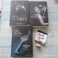 ราคา ฟิฟตี้​ เชดส์​ ออฟ​ เกรย์​ / Fifty​ Shades​ Trilogy + Darker/ E L James​ (10151425002)