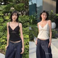 ราคา LUMI LACE TANK TOP เสื้อสายเดี่ยวคอแหลม ดีเทลขอบลูกไม้ดอกไม้ซีทรู (53057860181)