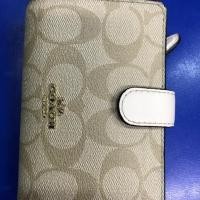 ราคา กระเป๋าสตางค์ Coach f23553 ของแท้ มือสอง (3318019221)