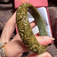 ราคา กำไลหยกพม่าแท้แกะสลักน้ำผึ้งJADEITE TYPE A 55 (55163745870)
