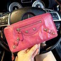 ราคา Authentic Balenciaga Fuchsia Leather Round Zip Purse Long Wallet ของแท้ของแม่ค้าเองค่ะ (29286570338)