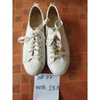 ราคา รองเท้าผ้าใบเสริมส้น มือสอง Keds ไซส์ 37 ยาว 23.0 (22864970455)