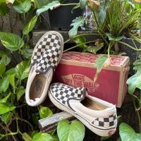 ราคา VANS CLASSIC SLIP-ON CHECKERBOARD SNEAKERS (52860900449)