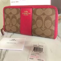ราคา Coach กระเป๋าสตางค์ใบยาว มือ2ของแท้ % มีการ์ด ป้ายแท็ก ส่งฟรี (1684005596)