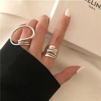 ราคา ▣ Fashion Simple Sier Color Twist E For Women Men Punk Hip-Hop Exaggerated Geometric Open Adju (24140323471)