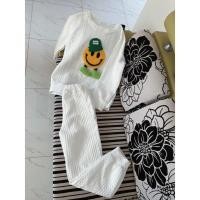 ราคา ชุดกีฬาสีขาว หน้ายิ้มสวย (41608816943)