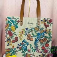 ราคา กระเป๋าผ้าป่านHarrodsแท้มือสองสภาพมือหนึ่ง (55117153380)