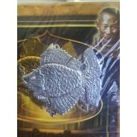 ราคา หนังสือการจัดสร้างตะเพียนเงินตะเพียนทองหลวงพ่อจงวัดหน้าต่างนอกแถมปลาตะเพียนเงินทอง1คู่ด้วย (6889452891)