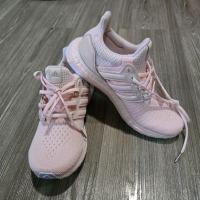ราคา รองเท้าผ้าใบ Adidas Ultraboost ลำลอง ของแท้ ผู้หญิงไซส์ 36 - 37 ของใหม่ (ไม่มีกล่อง) สีชมพูพาสเทล นุ่ม หนึบ (28663369009)