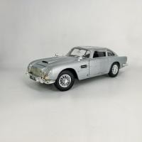 ราคา AutoWorld 1: 18 Aston Martin DB5 Aston Martin DB5 007 ภาพยนตร์ไร้ที่ติรุ่น Battle Damaged Version โมเดลรถโลหะผสม (56865470758)