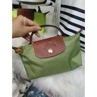 ราคา พร้อมส่ง longchamp pouch classic ชาเขียว (22141171973)